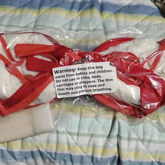 ☆☆☆Scarlet bikini top - Picture 2 of 3